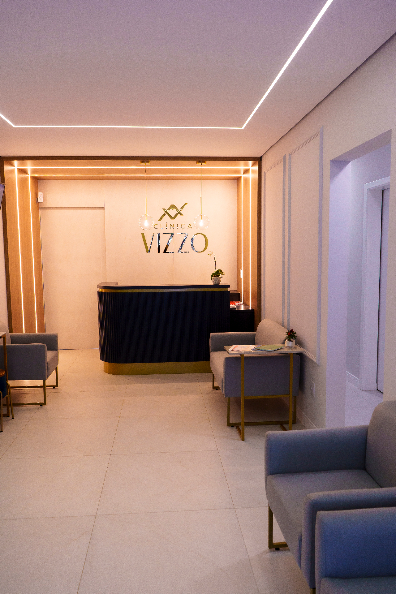 Recepção acolhedora da Clínica Vizzo em Jundiaí.